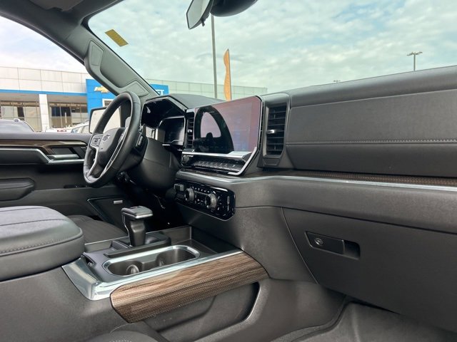 Used 2025 Chevrolet Silverado 1500 LT Trail Boss w/ Convenience Package II image 33