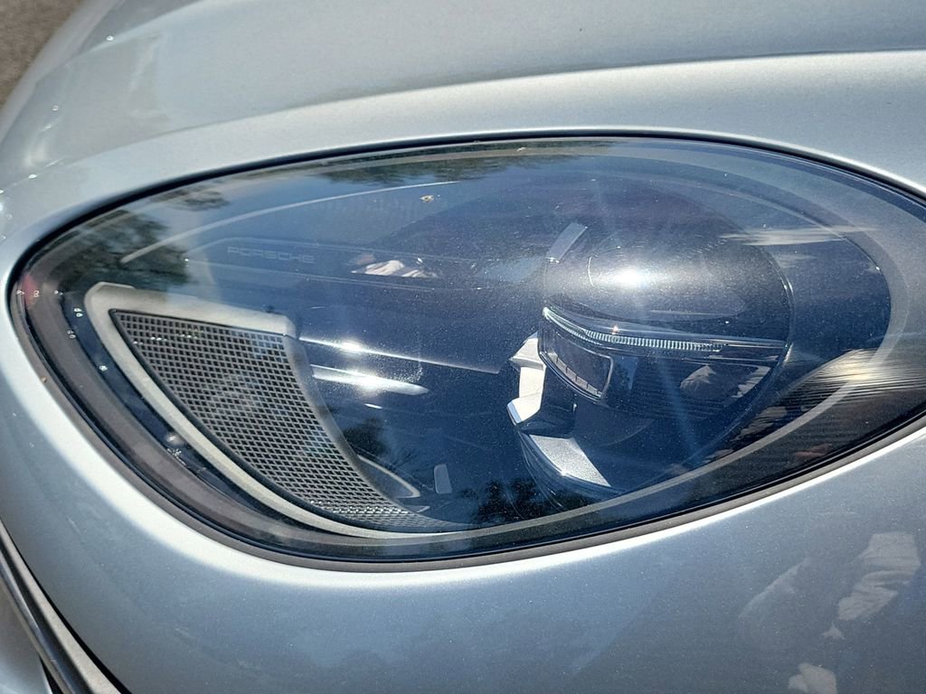 Certified 2025 Porsche Macan image 15