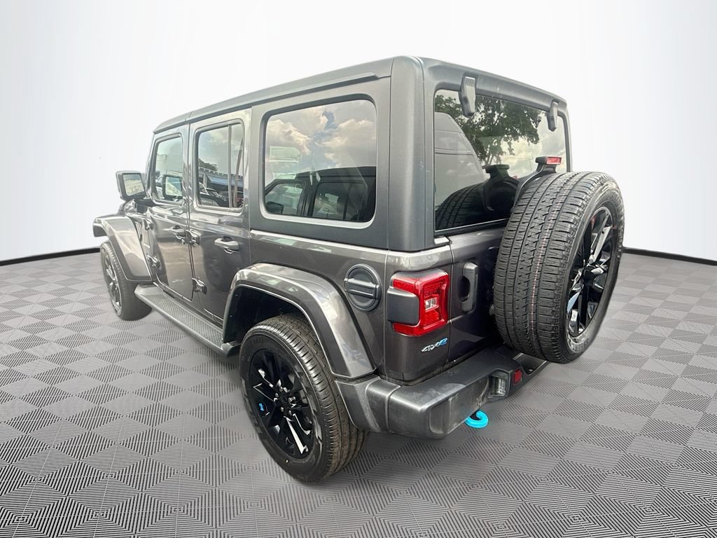 Used 2022 Jeep Wrangler Unlimited Sahara AWD/4WD image 8
