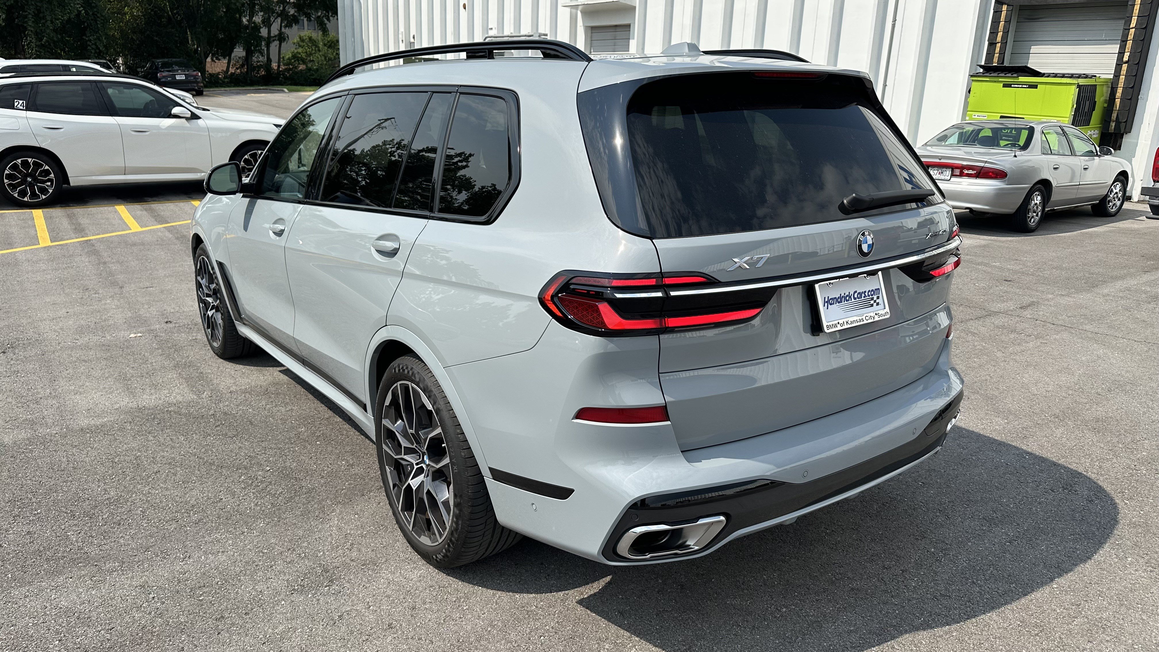 Used 2024 BMW X7 xDrive40i w/ Executive Package AWD/4WD image 8