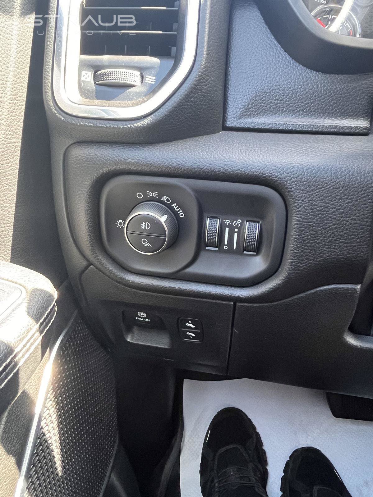 Used 2023 RAM 1500 Laramie AWD/4WD image 23