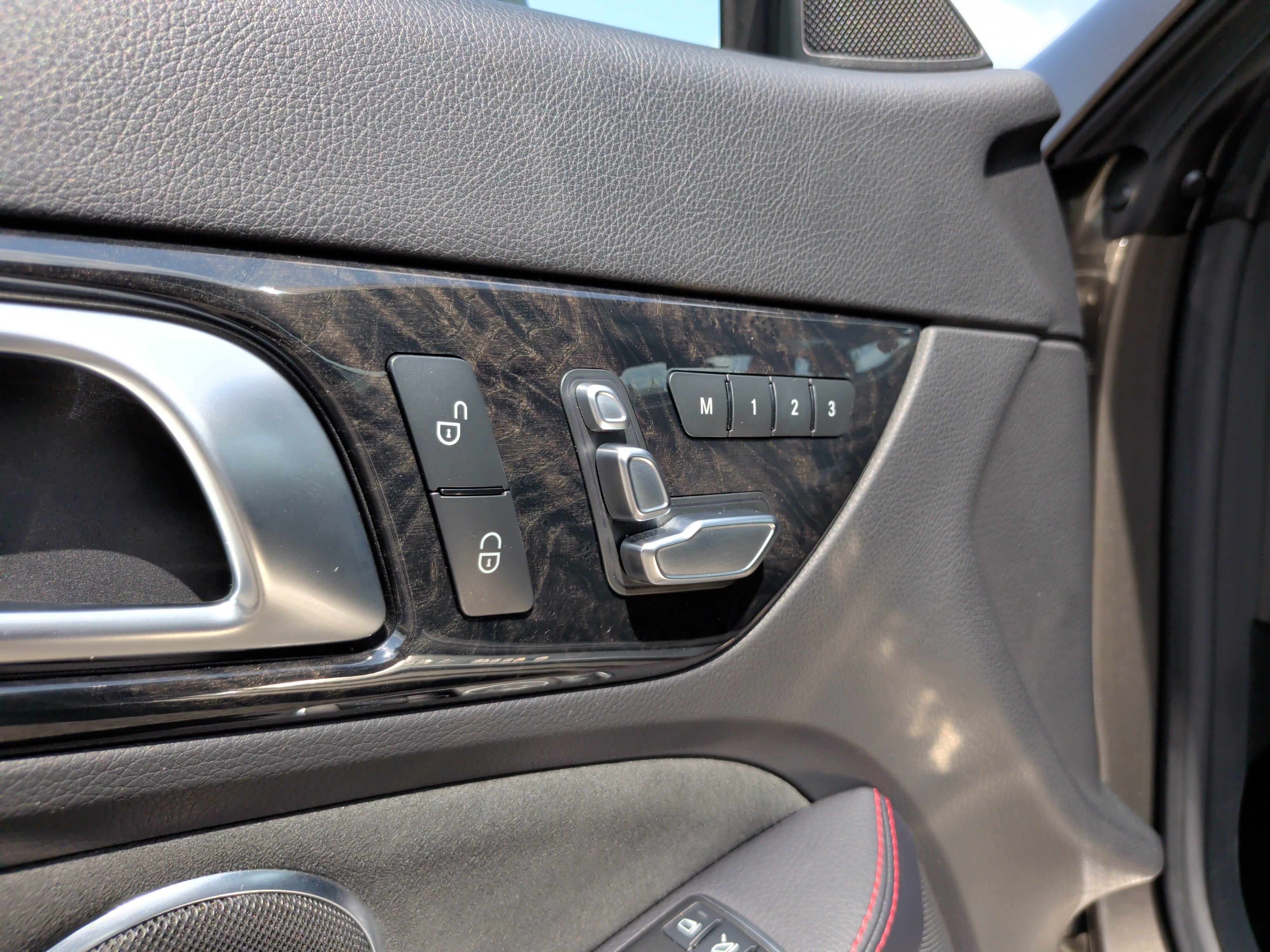Used 2017 Mercedes-Benz SLC 43 AMG image 30