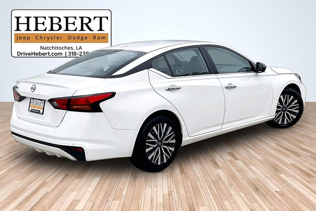 Used 2025 Nissan Altima 2.5 SV image 12