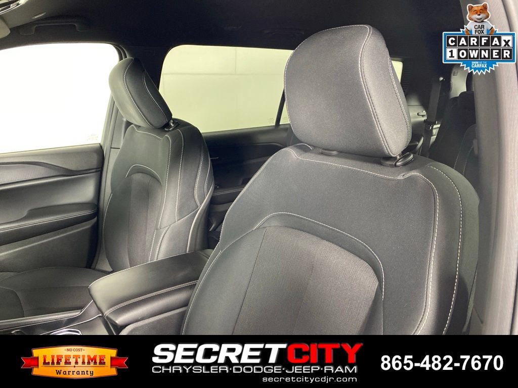Used 2024 Jeep Grand Cherokee L Laredo AWD/4WD image 10
