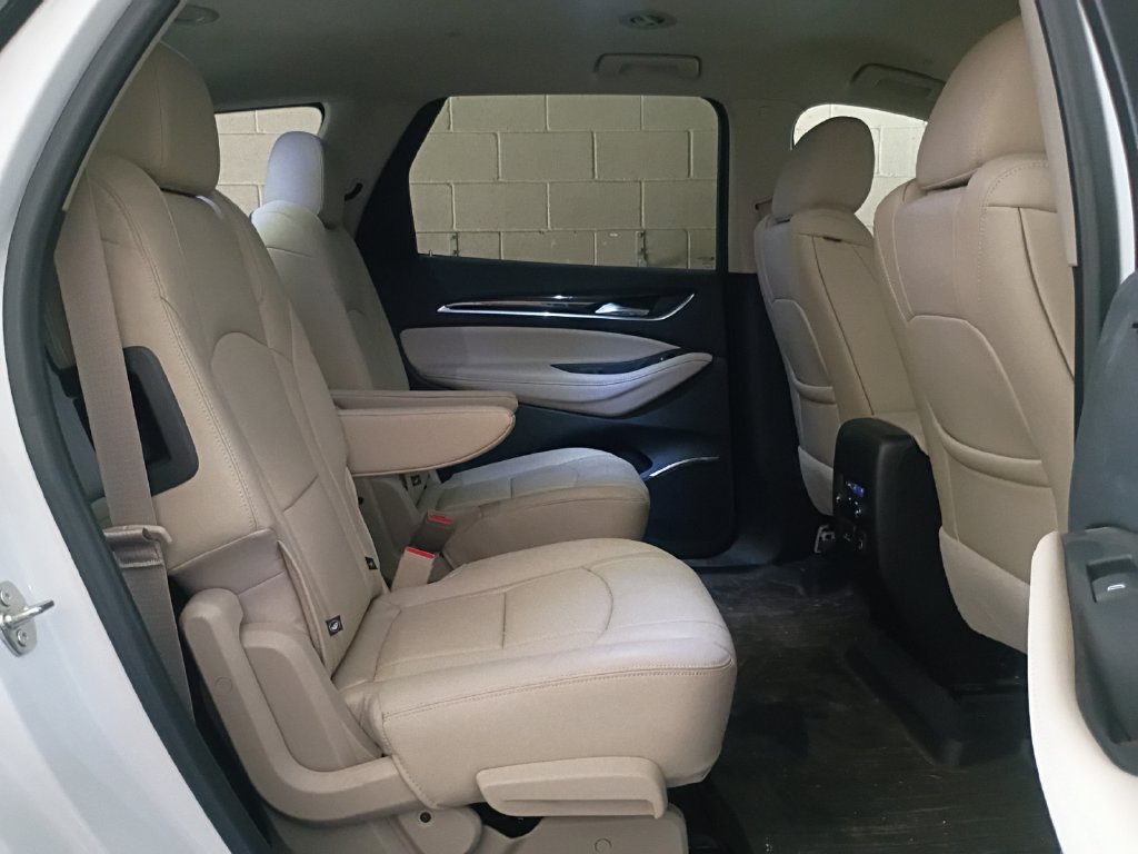 Used 2020 Buick Enclave Essence w/ LPO, Luxury Package FWD image 19