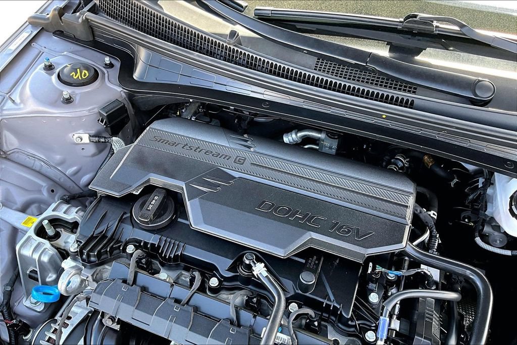 Used 2025 Hyundai Elantra SEL FWD image 31