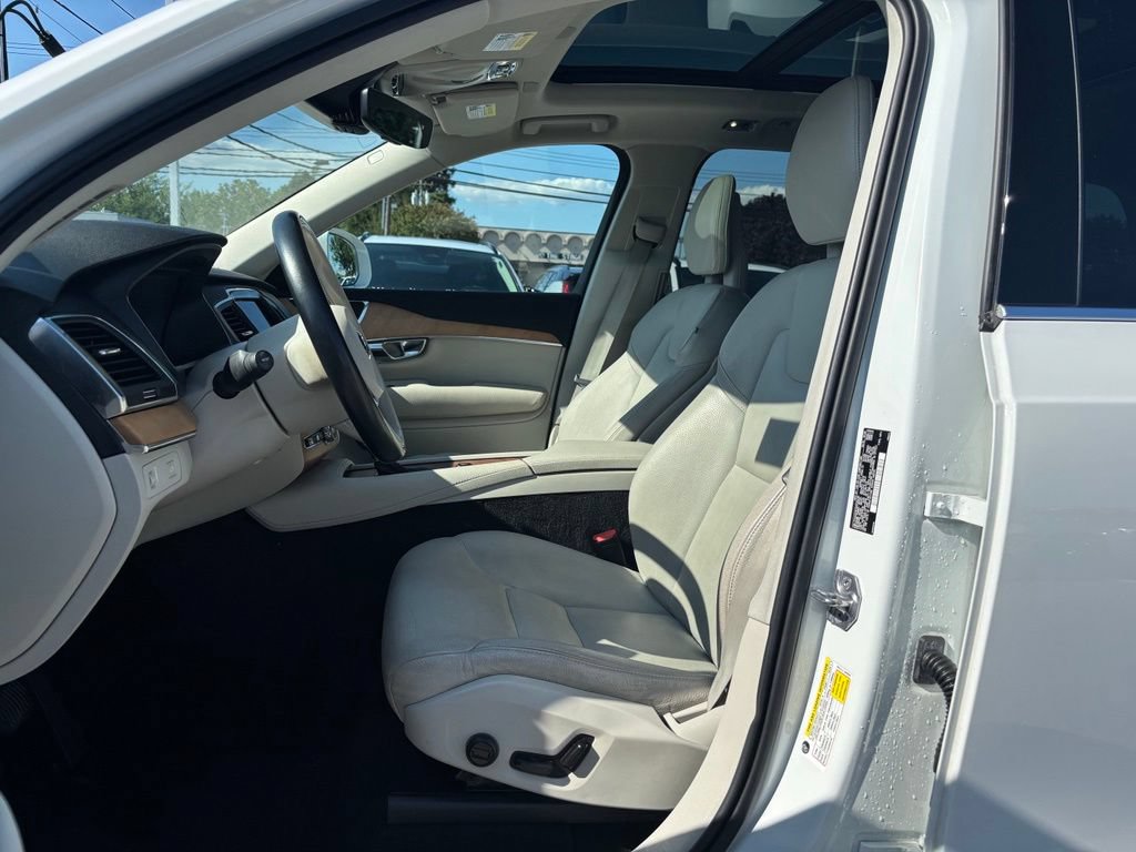 Used 2021 Volvo XC90 T6 Momentum AWD/4WD image 18