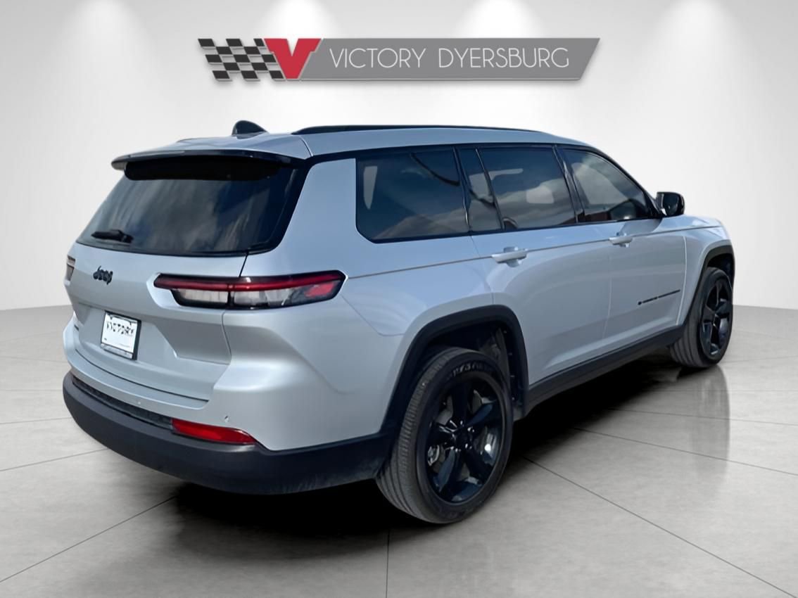 Used 2025 Jeep Grand Cherokee L Altitude image 8