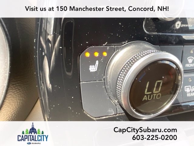 Used 2020 Toyota Highlander XLE AWD/4WD image 27