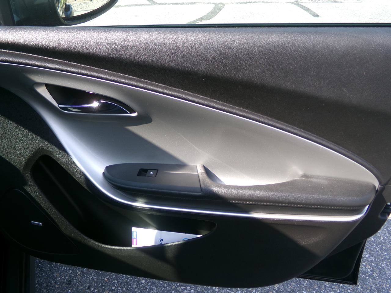 Used 2014 Chevrolet Volt Premium w/ Premium Trim Package FWD image 24