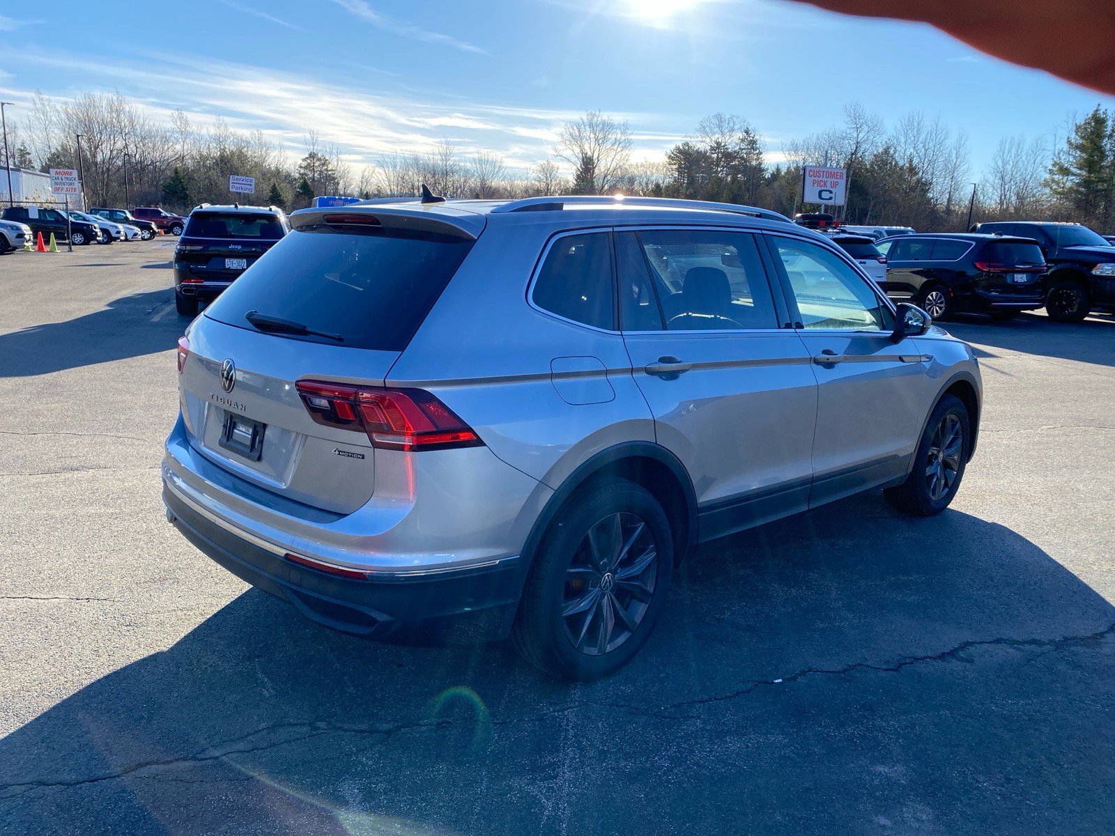 Used 2022 Volkswagen Tiguan SE image 7