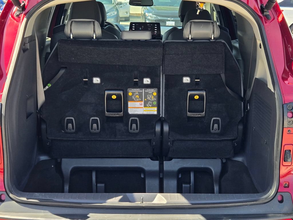 Used 2023 Toyota Sienna XLE FWD image 23