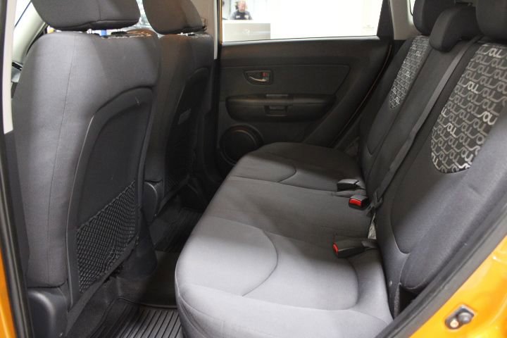 Used 2011 Kia Soul + w/ Audio Pkg image 17