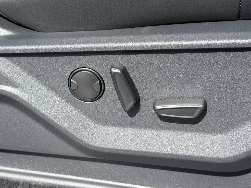 Used 2025 Ford Expedition Tremor image 30