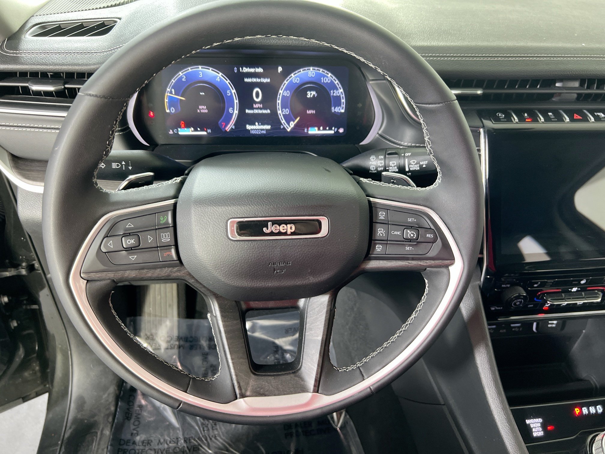 Used 2023 Jeep Grand Cherokee Limited AWD/4WD image 11