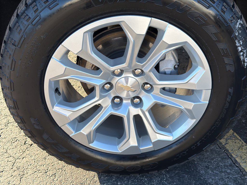 Used 2022 Chevrolet Silverado 1500 LTZ w/ LTZ Premium Package image 9