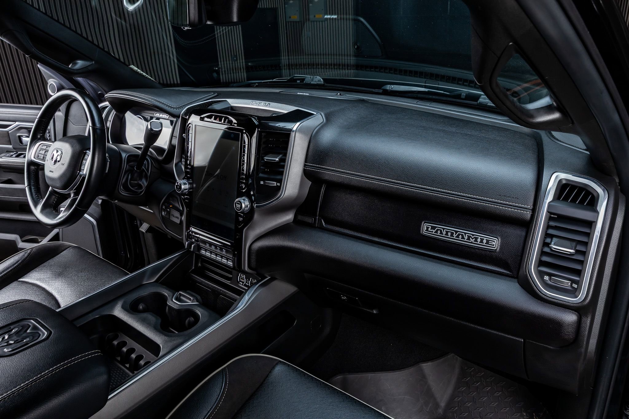 Used 2022 RAM 3500 Laramie image 17