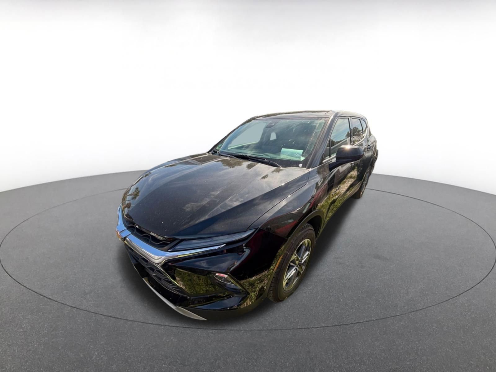 Used 2025 Chevrolet Blazer LT FWD image 4