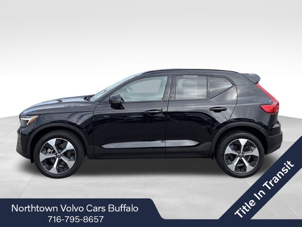 Used 2024 Volvo XC40 B5 Plus w/ Climate Package AWD/4WD image 2