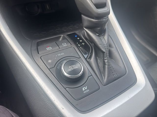 Used 2022 Toyota RAV4 XLE image 15
