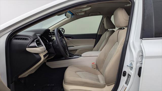 Used 2018 Toyota Camry LE image 14