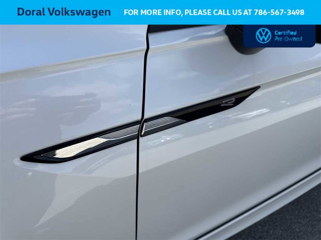 Certified 2024 Volkswagen Tiguan SE R-Line image 11