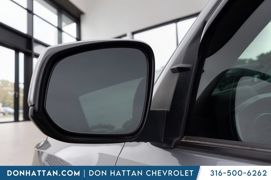 Used 2020 Toyota Tacoma SR5 AWD/4WD image 25