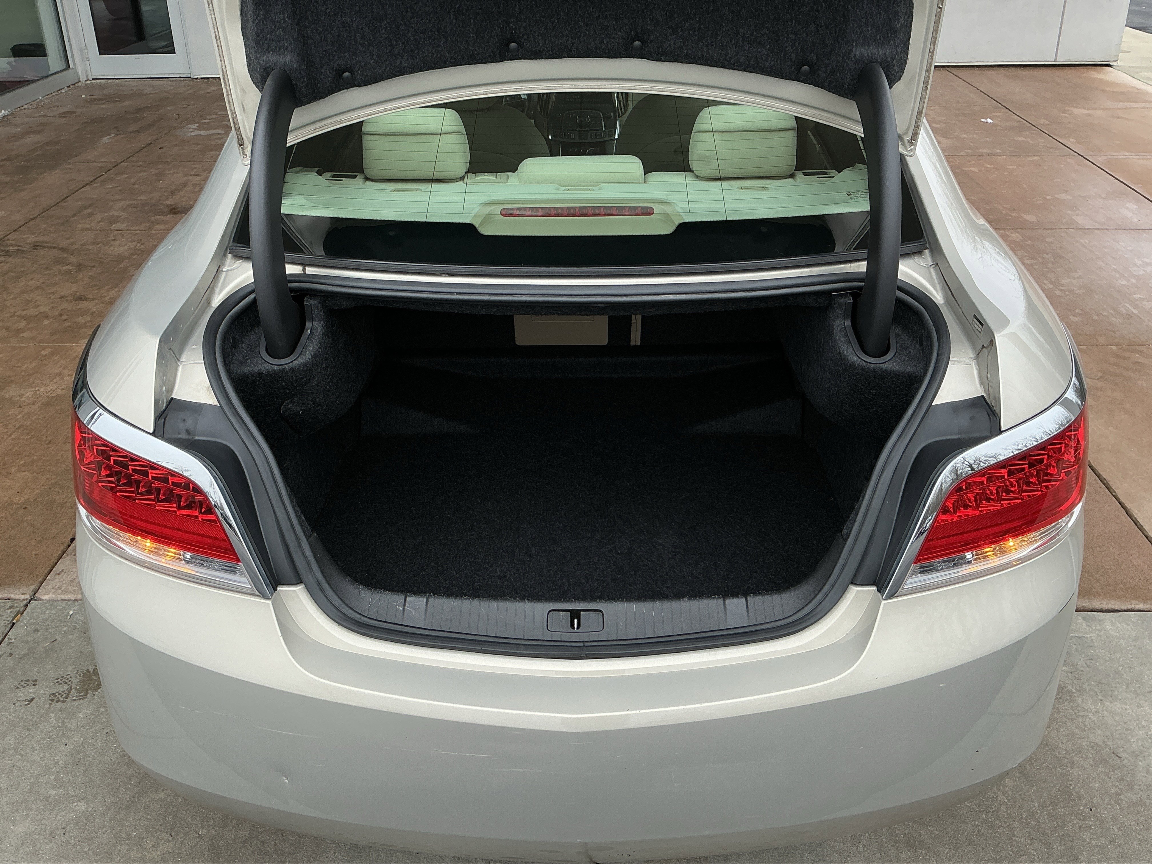 Used 2010 Buick LaCrosse CX image 24