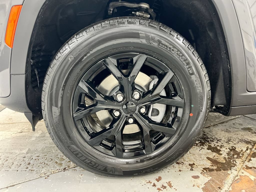 New 2026 Jeep Grand Cherokee Altitude AWD/4WD image 26