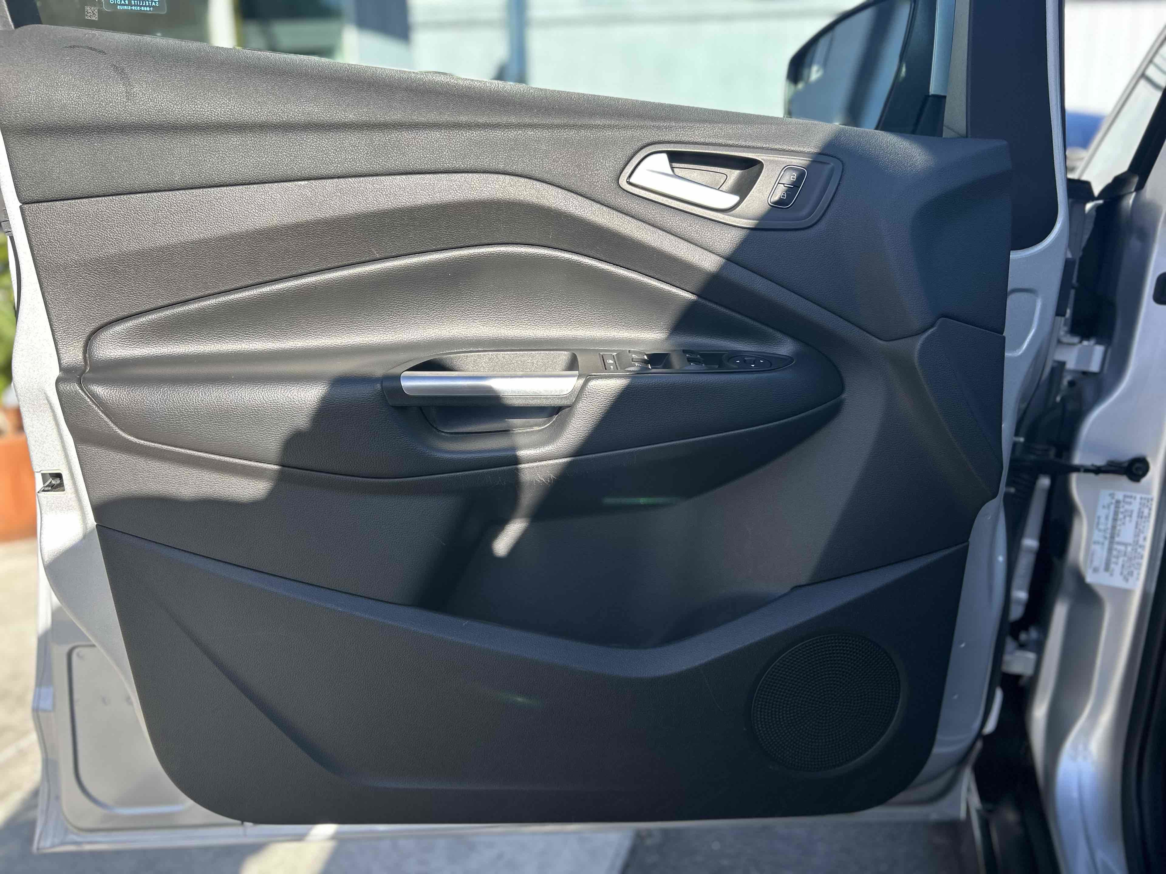 Used 2017 Ford C-MAX SE w/ Equipment Group 201A image 9