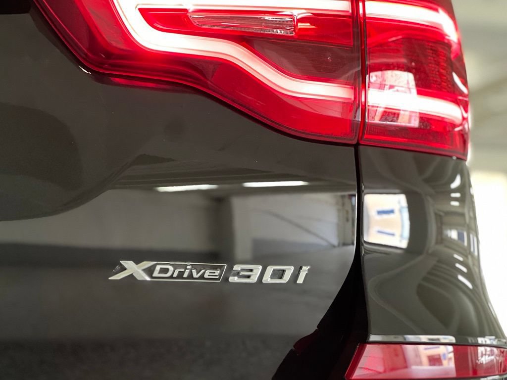 Used 2019 BMW X3 xDrive30i w/ Driving Assistance Package AWD/4WD image 12