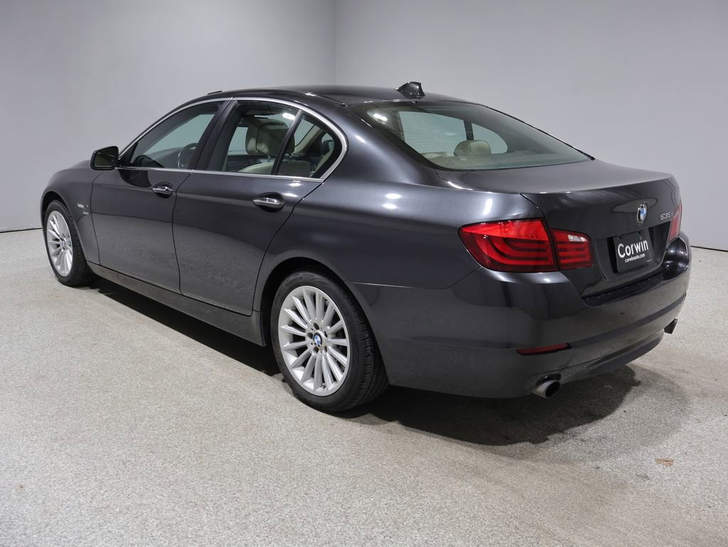Used 2011 BMW 535i xDrive Sedan AWD/4WD image 4