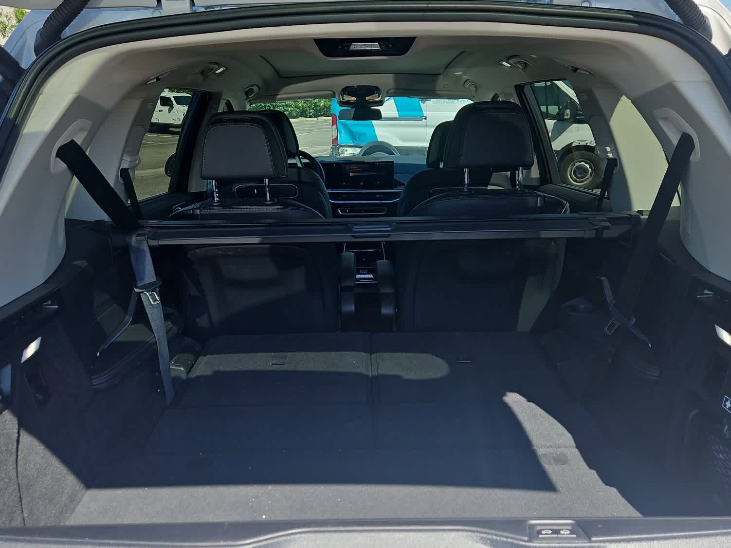 Used 2023 BMW X7 xDrive40i w/ Premium Package image 9
