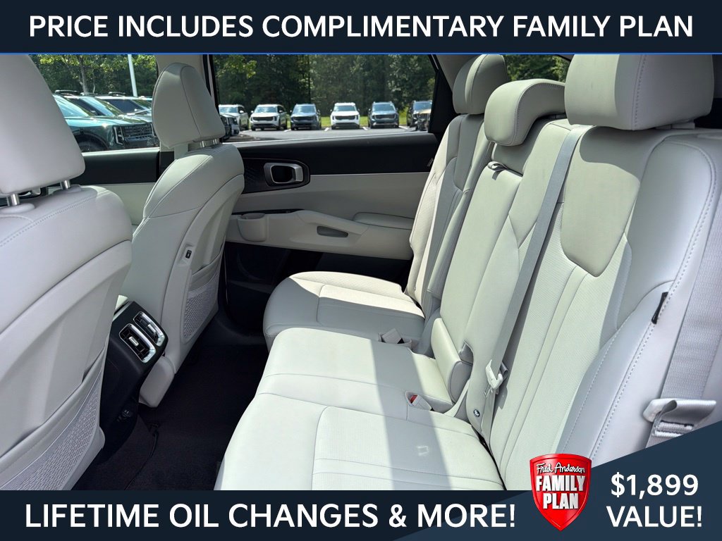 New 2026 Kia Sorento S w/ S Panoramic Sunroof Package FWD image 8
