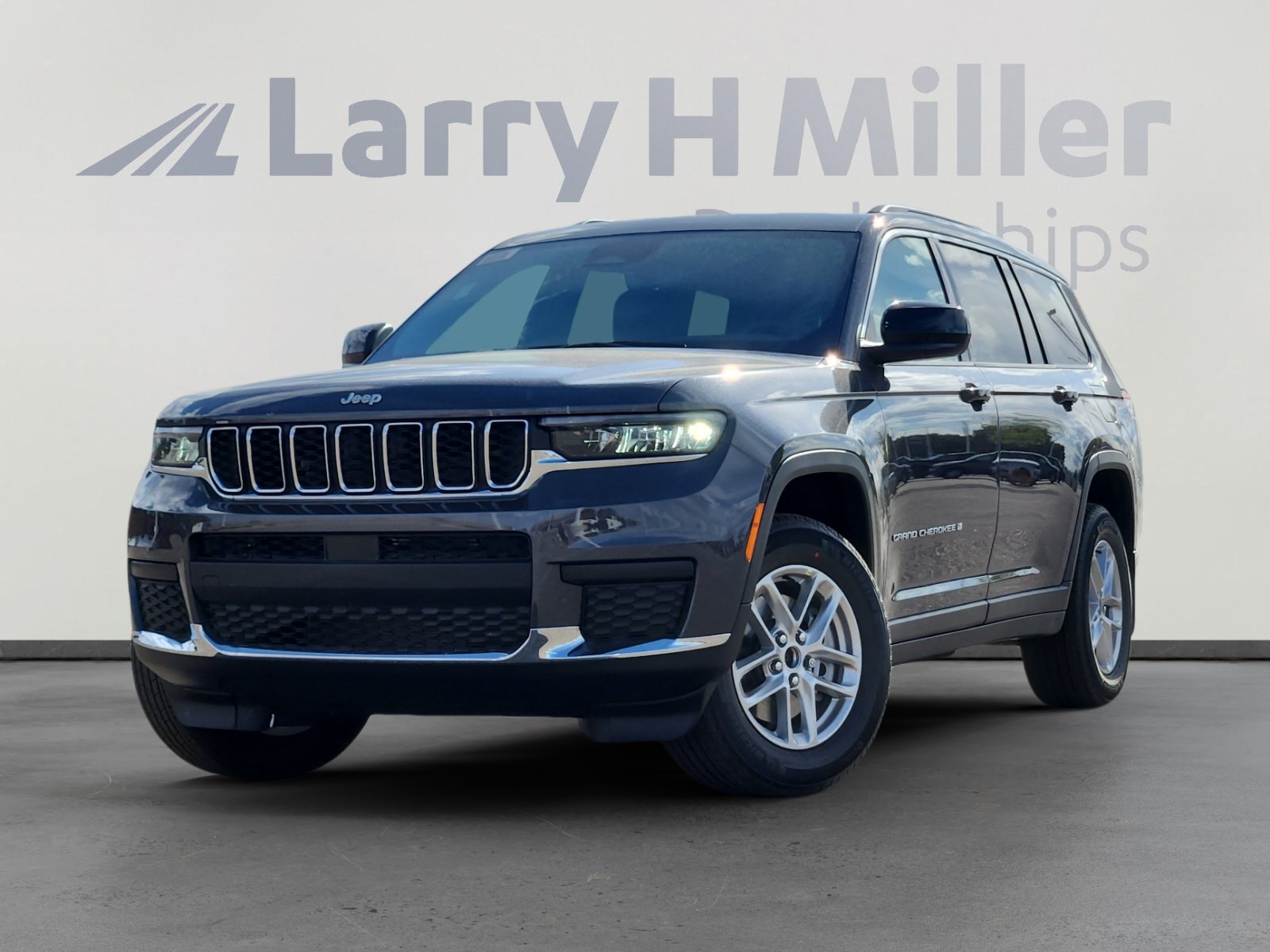 New 2026 Jeep Grand Cherokee L Laredo w/ Trailer Tow Package AWD/4WD video 1