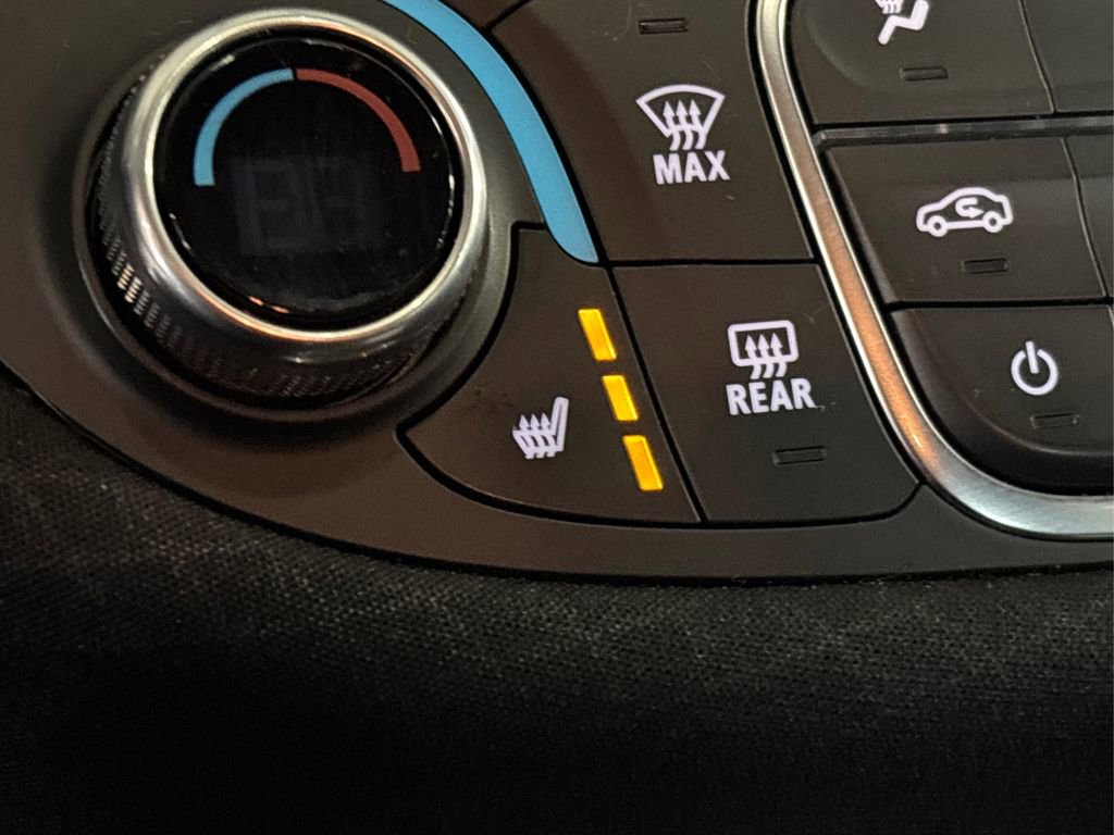 Used 2025 Chevrolet Malibu LT image 33