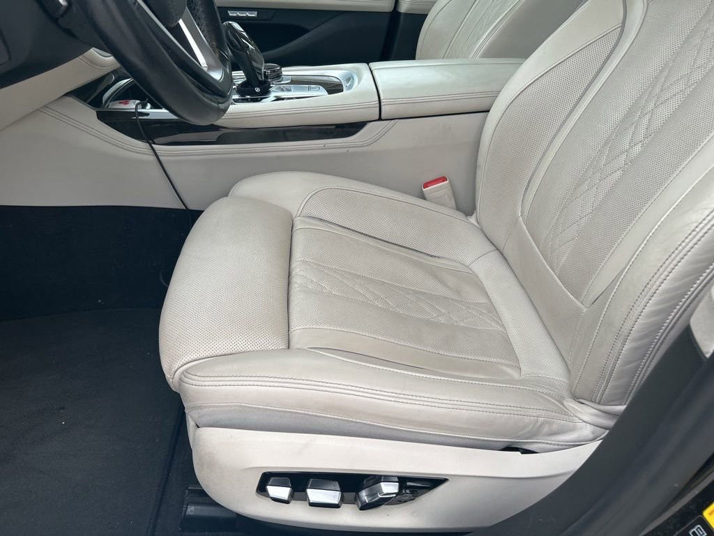 Used 2018 BMW 740i xDrive w/ Executive Package AWD/4WD image 6