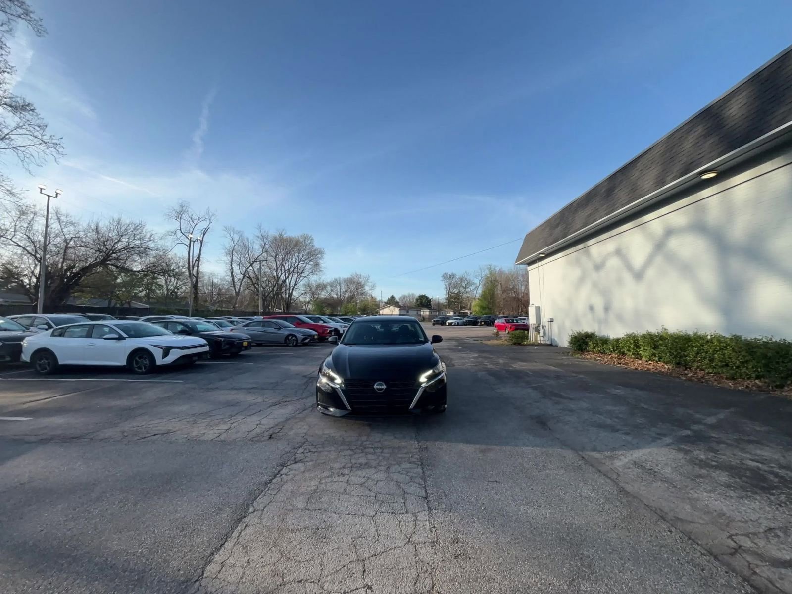Used 2025 Nissan Altima 2.5 SV FWD image 15
