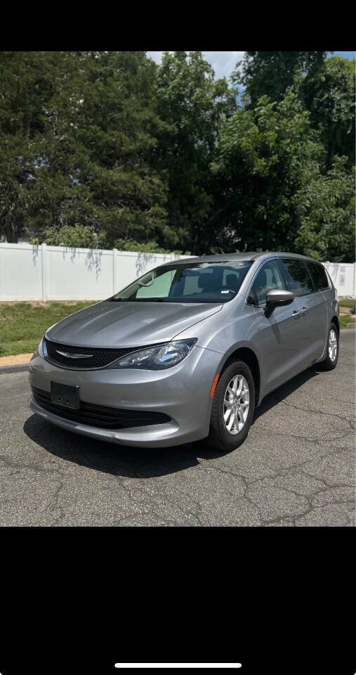 Used 2020 Chrysler Voyager LX