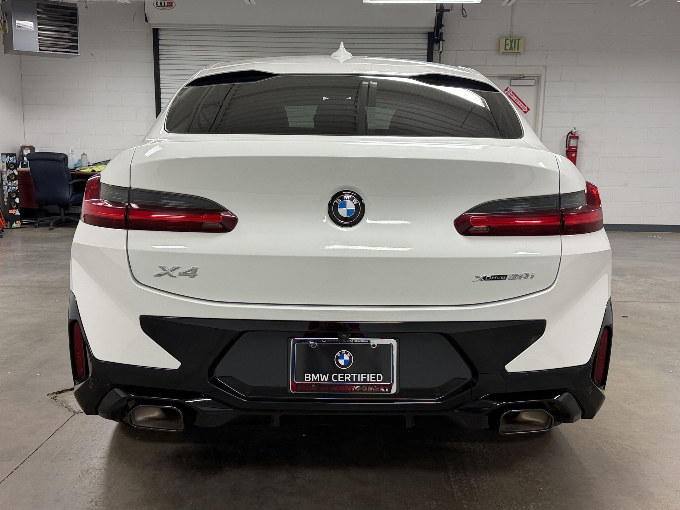 Certified 2025 BMW X4 xDrive30i w/ Premium Package AWD/4WD image 10