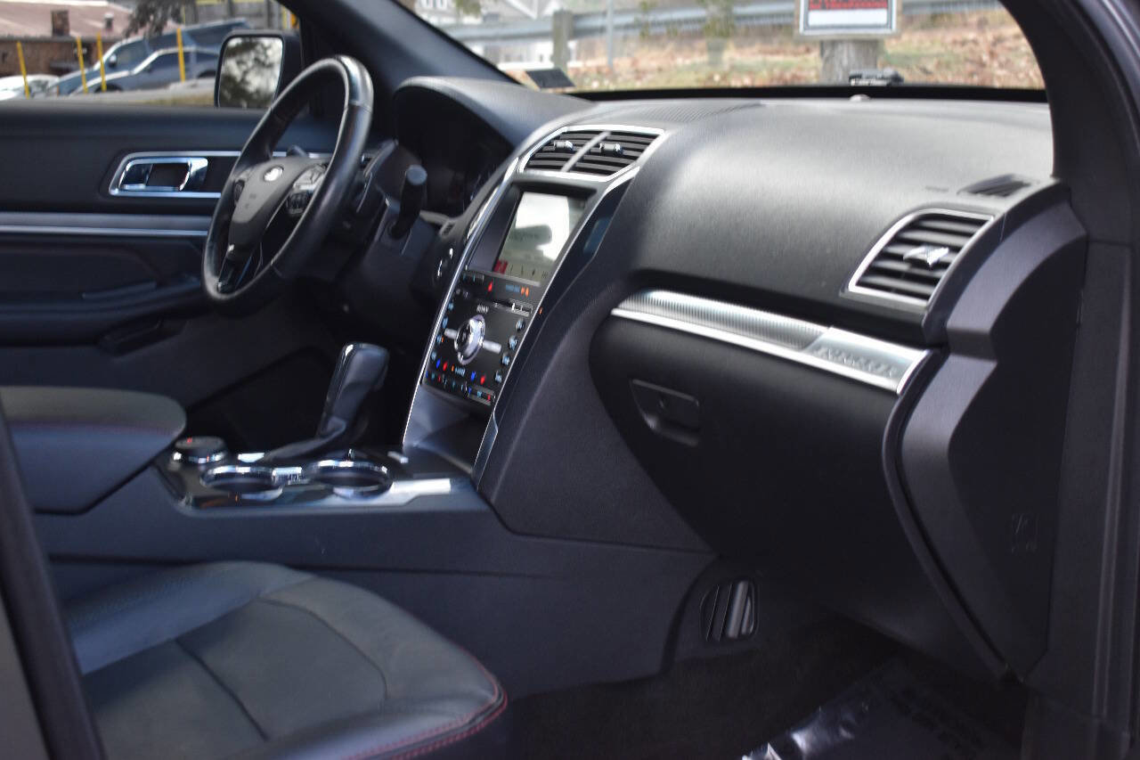 Used 2017 Ford Explorer Sport w/ Equipment Group 401A image 17