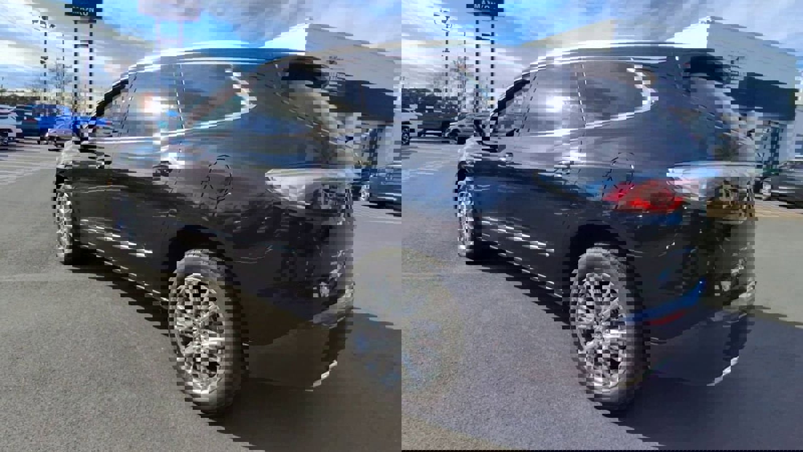 Used 2023 Buick Enclave Premium w/ Experience Buick Package image 4