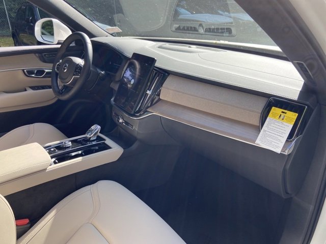 New 2026 Volvo XC90 T8 Plus image 20