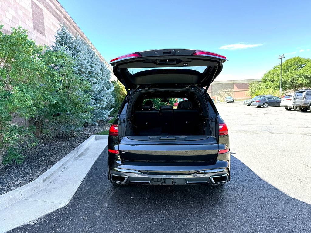 Used 2019 BMW X7 xDrive50i w/ Dynamic Handling Package AWD/4WD image 11