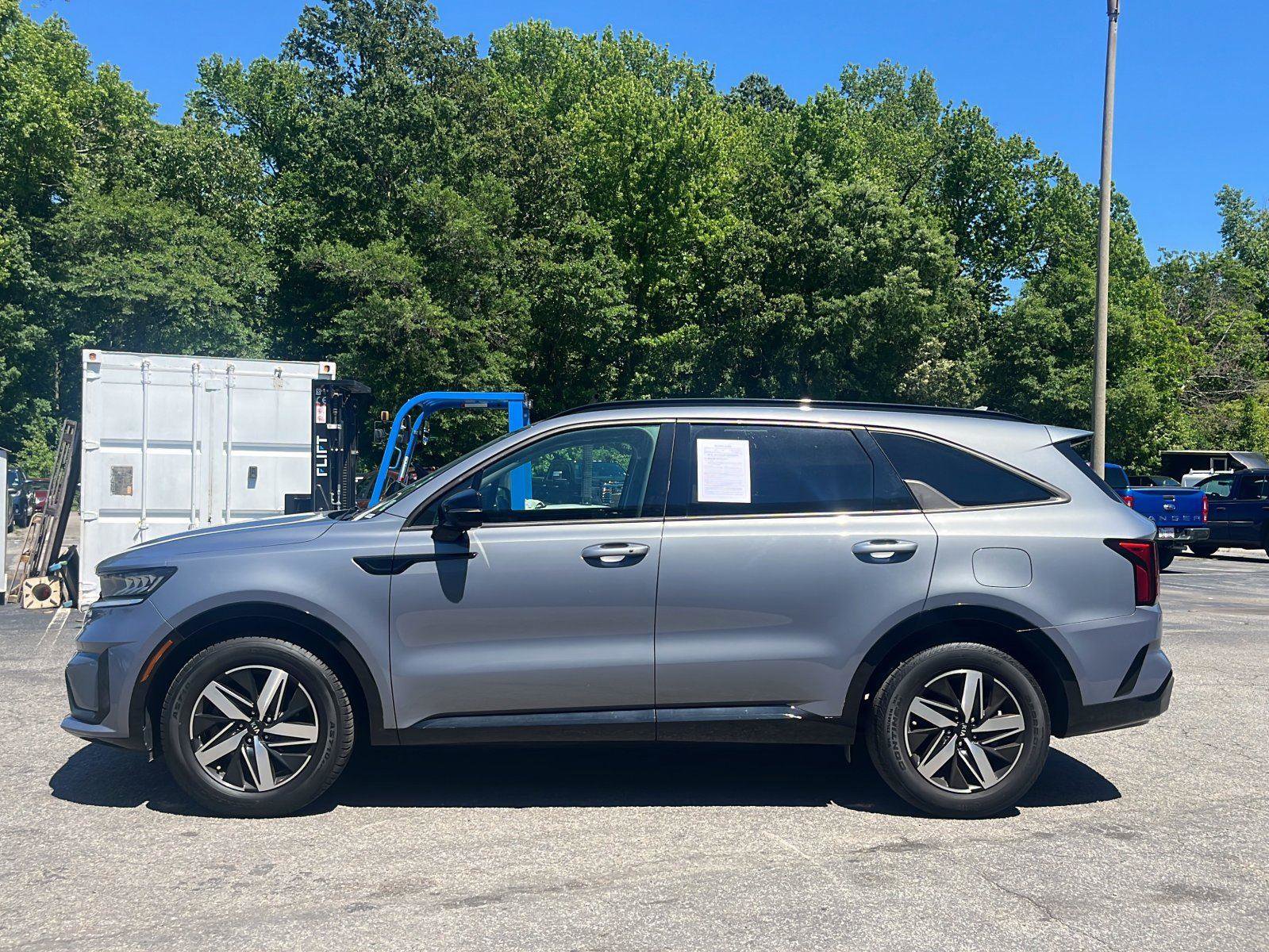 Used 2021 Kia Sorento S w/ Panoramic Sunroof Package FWD image 2