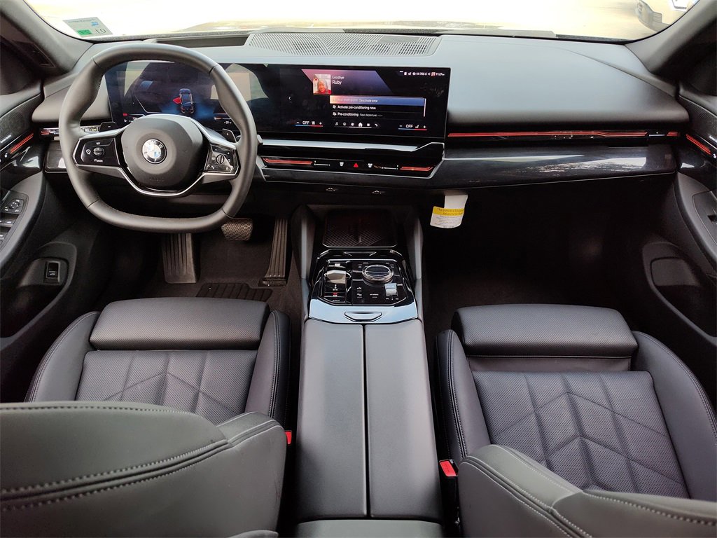 Used 2024 BMW 530i w/ Premium Package image 30