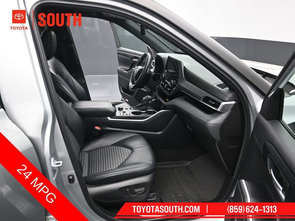 Used 2023 Toyota Highlander XSE image 35