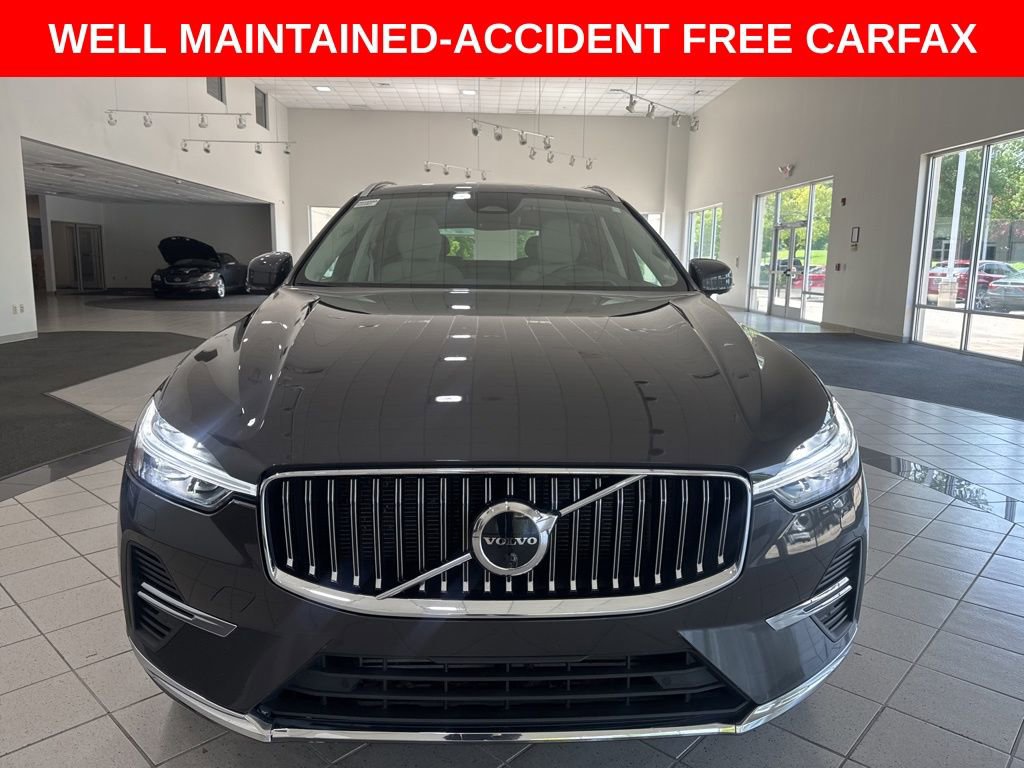 Used 2022 Volvo XC60 T8 Inscription w/ Advanced Package image 2
