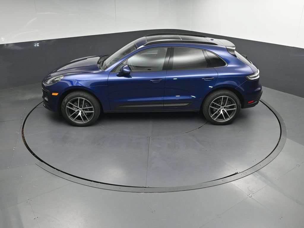 Used 2025 Porsche Macan AWD/4WD image 34