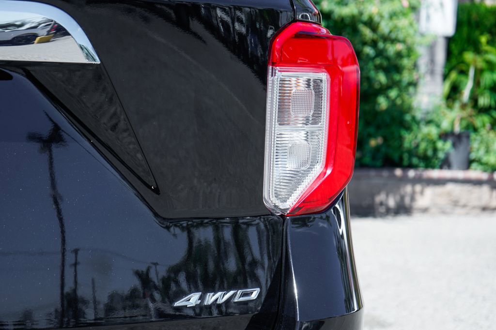 Used 2022 Ford Explorer XLT w/ Equipment Group 202A image 50